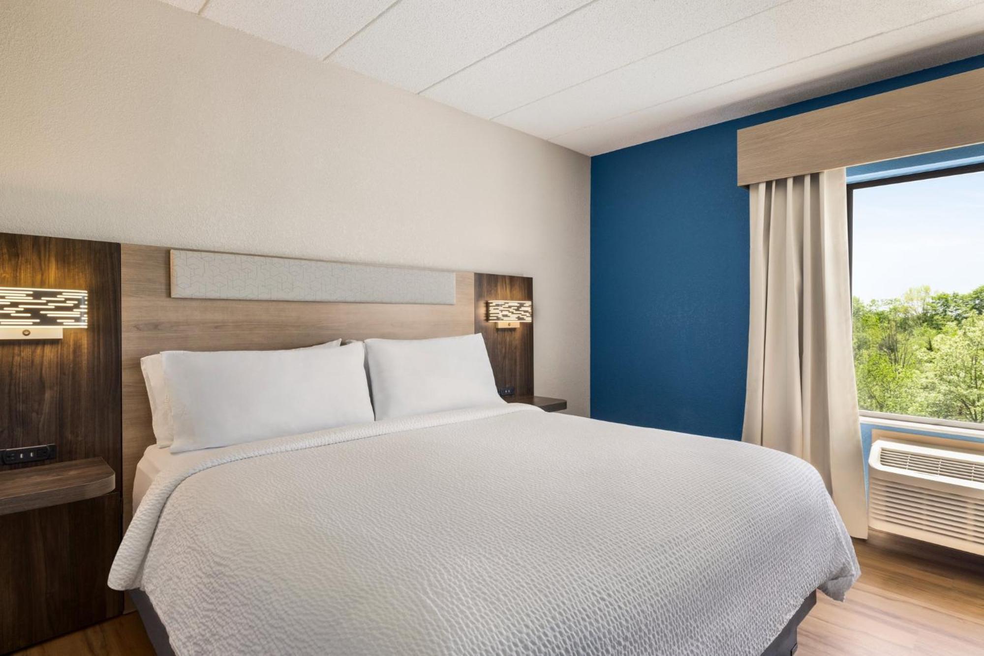 Holiday Inn Express Hotel & Suites Indianapolis W - Airport Area By Ihg Exteriör bild