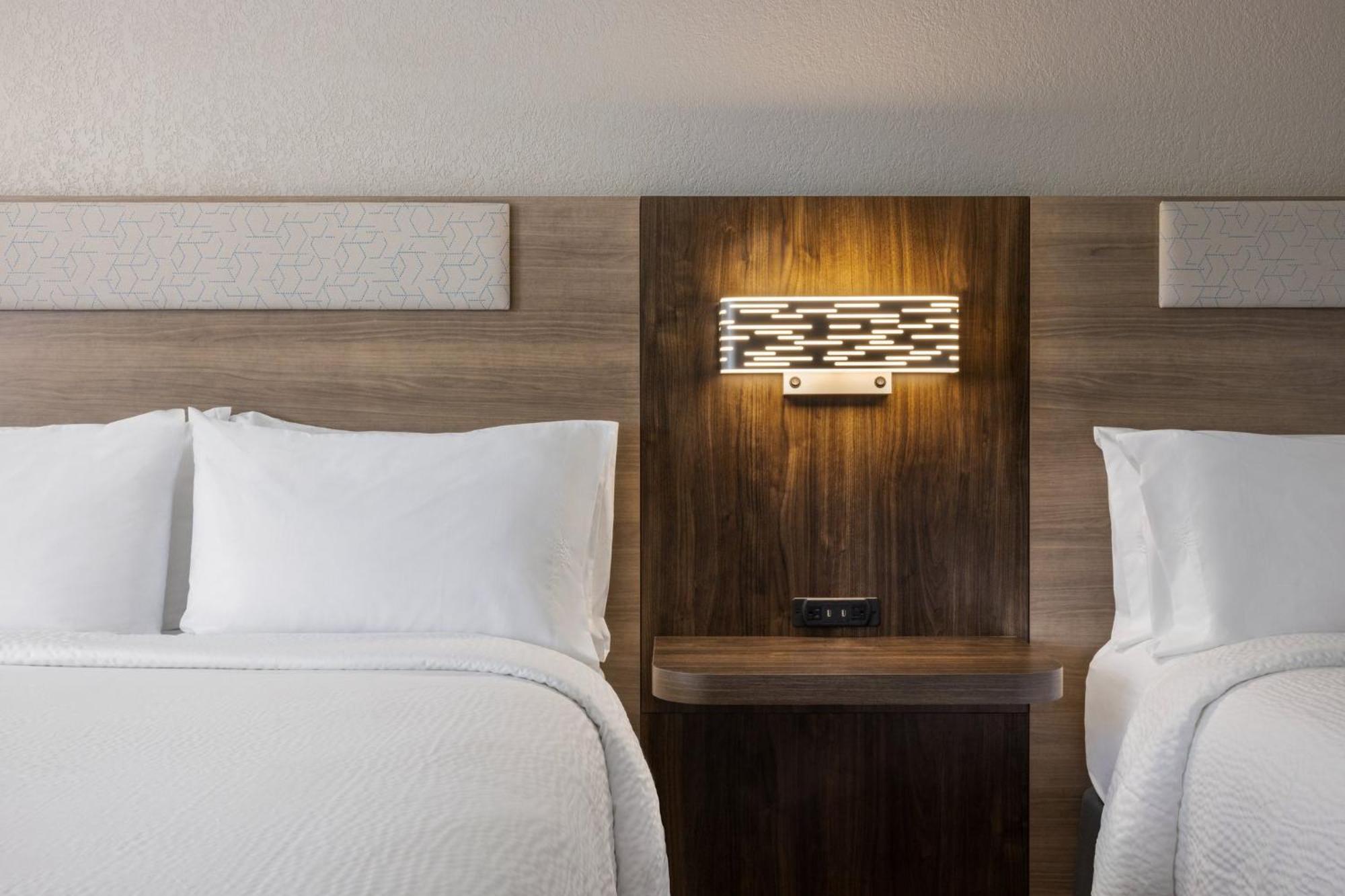Holiday Inn Express Hotel & Suites Indianapolis W - Airport Area By Ihg Exteriör bild