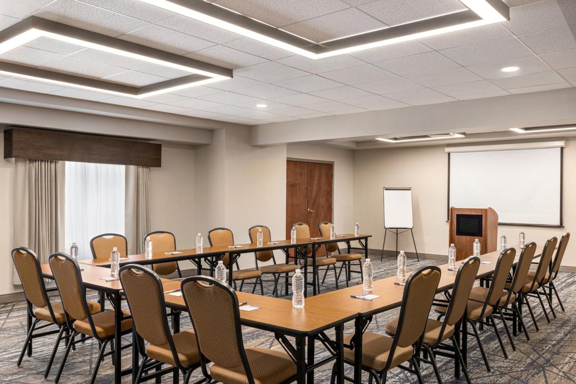 Holiday Inn Express Hotel & Suites Indianapolis W - Airport Area By Ihg Exteriör bild