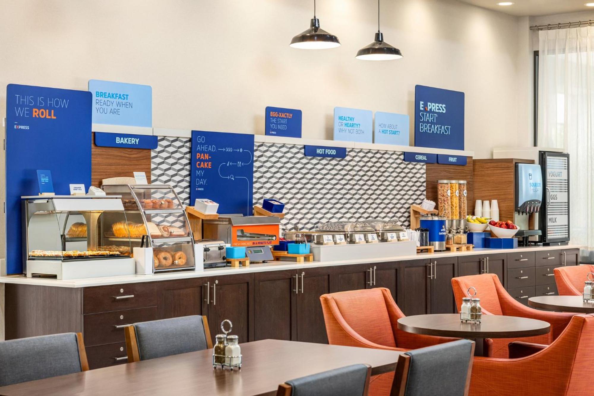 Holiday Inn Express Hotel & Suites Indianapolis W - Airport Area By Ihg Exteriör bild